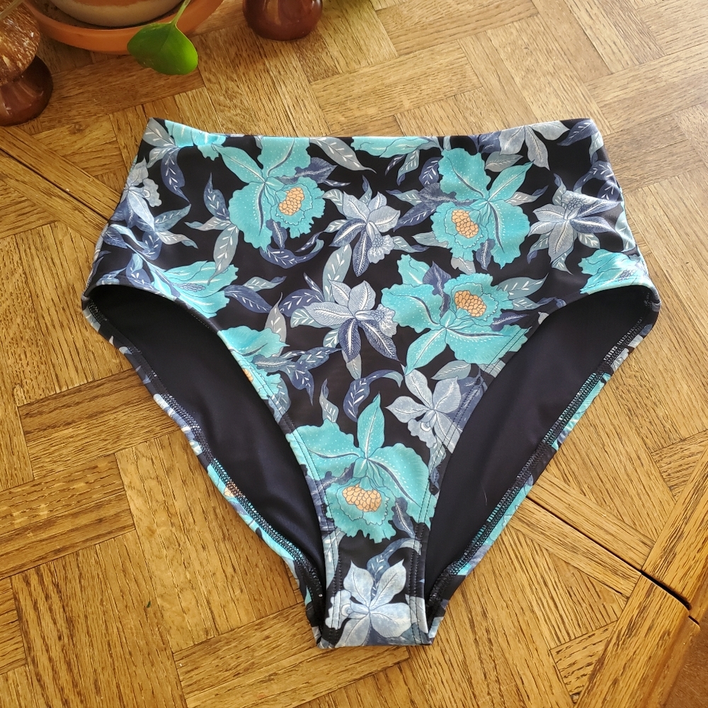 High-Waisted Classic Bikini Old Navy Blue Floral